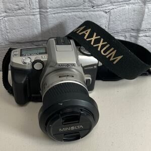 Vintage Minolta Maxxum 5 SLR 35mm Film Camera AF 28-80 Zoom Lens